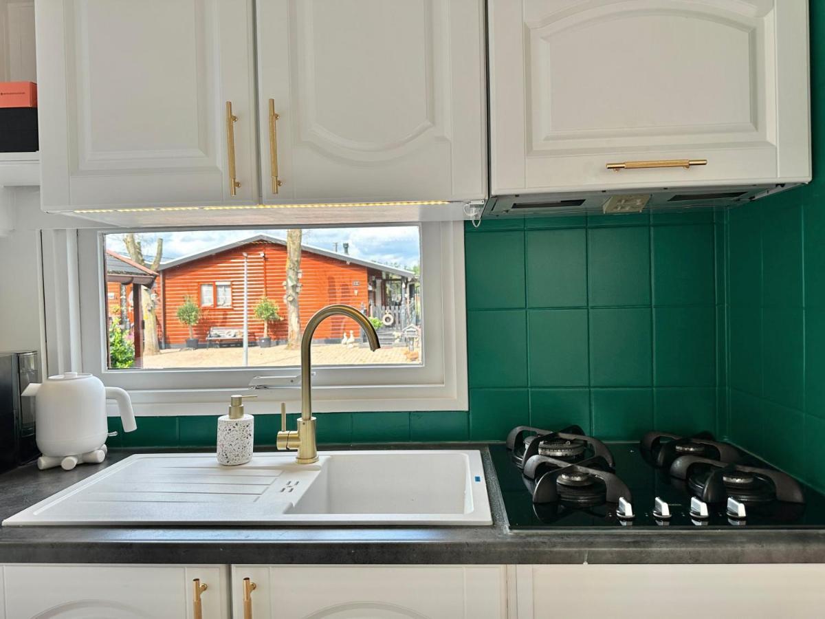 Gezellig Chalet Met 2 Slaapkamers En Zicht Op Het Water Erm Exterior foto